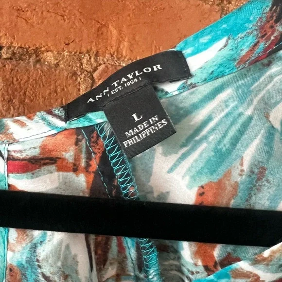 Ann Taylor Teal & Brown Leaf Print Blouse | Short Sleeve Tie-Back Top | Large - Picture 2 of 4